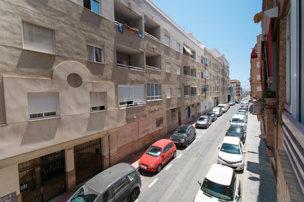016 Happiness Apartment - Alicante Holiday تورّيفيِخا المظهر الخارجي الصورة