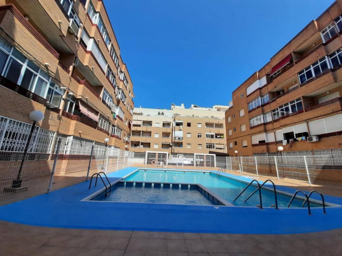 016 Happiness Apartment - Alicante Holiday تورّيفيِخا المظهر الخارجي الصورة